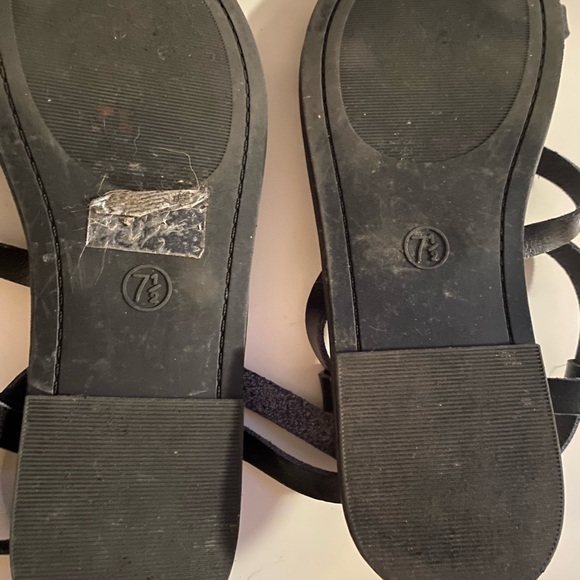 Black Sandals size 7.5 - Picture 3 of 4